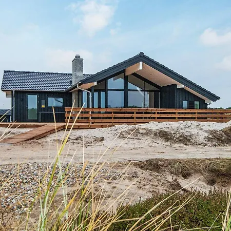 8 Person In Henne Feriehus